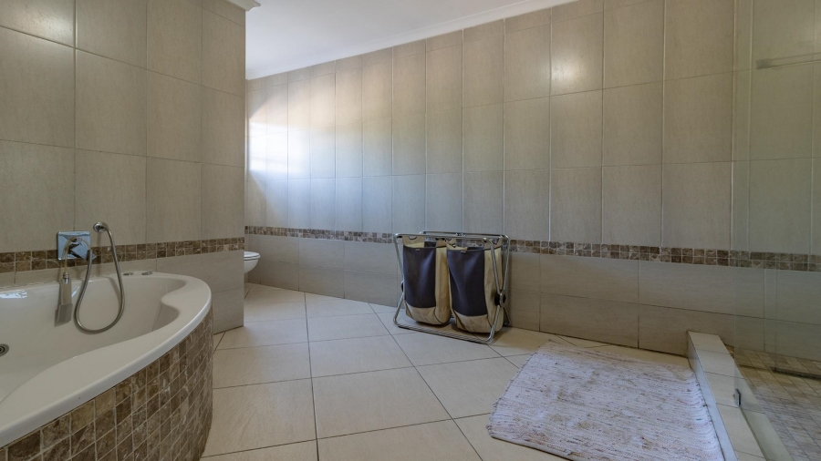 5 Bedroom Property for Sale in Northgate Western Cape